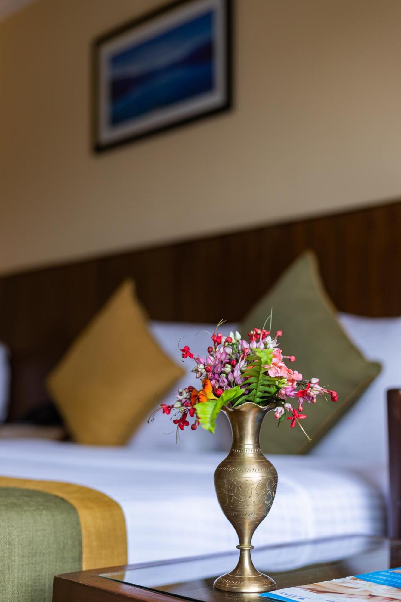 Mount Kailash Resort Покхара Екстер'єр фото